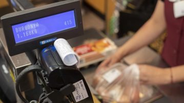 Havonta 10-15 ezer forintot kaphatnak vissza az idősek
