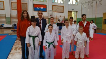 Számos éremmel tértek haza a hevesi karatékák Borsodból