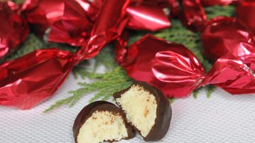 Jó móka lehet, ha a család közösen készíti el a karácsonyi édességet