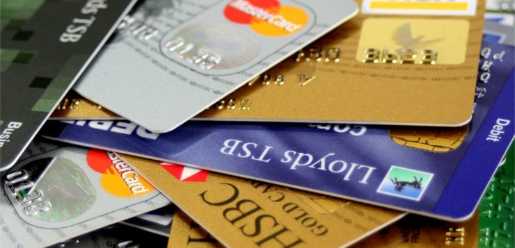 Rosszul döntött a hevesi nő, miután bankkártyát talált városunkban