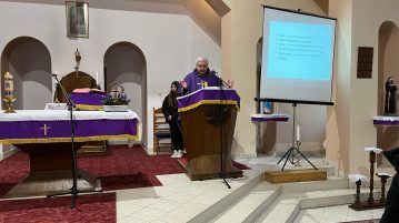 Hamvazószerdai szentmise a hevesi katolikus iskolában (fotókkal)