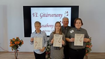 Füzesabonyban csaptak a húrok közé a hevesi diákok