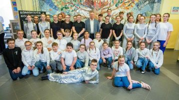 Az első magyar űrhajós járt a Hevesi Körzeti Általános Iskola és Alapfokú Művészeti Iskolában (fotókkal, videóval)