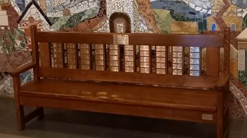 Jubileumi emlékpadot avatott a Körzeti