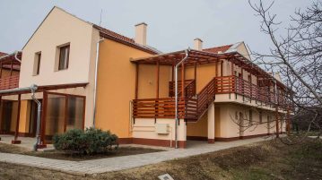 Fecskeházi lakások bérlésére lehet pályázni Hevesen
