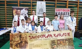 Barátság Kupán léptek tatamira a hevesi karatékák