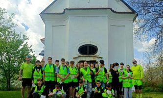 A pusztafogacsi kápolnához kirándultak a Szent Gellért diákjai