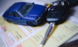 NAV: a gépjárműadó befizetéséhez telefonon 18 óráig segítenek