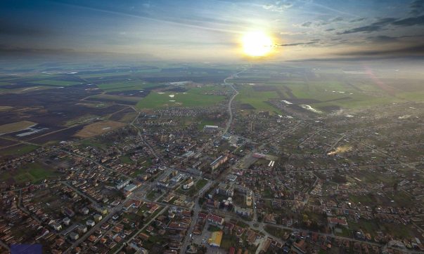 Polgármesteri gratuláció az új képviselőnek és köszönetnyilvánítás a távozónak