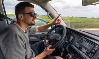 Közlekedjünk hideg fejjel a hőségben is!