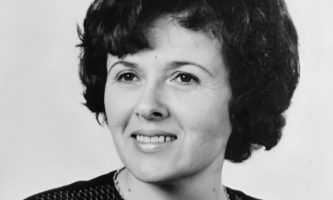 A Körzeti nyugalmazott igazgatóhelyettesétől, Bettembuk Pál Józsefnétől búcsúzik Heves